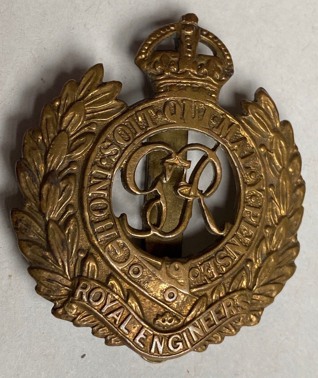 WW2 British Army - Royal Engineers GVI brass other ranks cap badge.