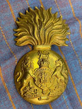 Load image into Gallery viewer, Original WW1 / WW2 British Army Royal Scots Fusiliers Cap Badge
