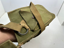 Lade das Bild in den Galerie-Viewer, Original WW2 British Army Assault Light Weight Gas Mask Bag 1945 Dated
