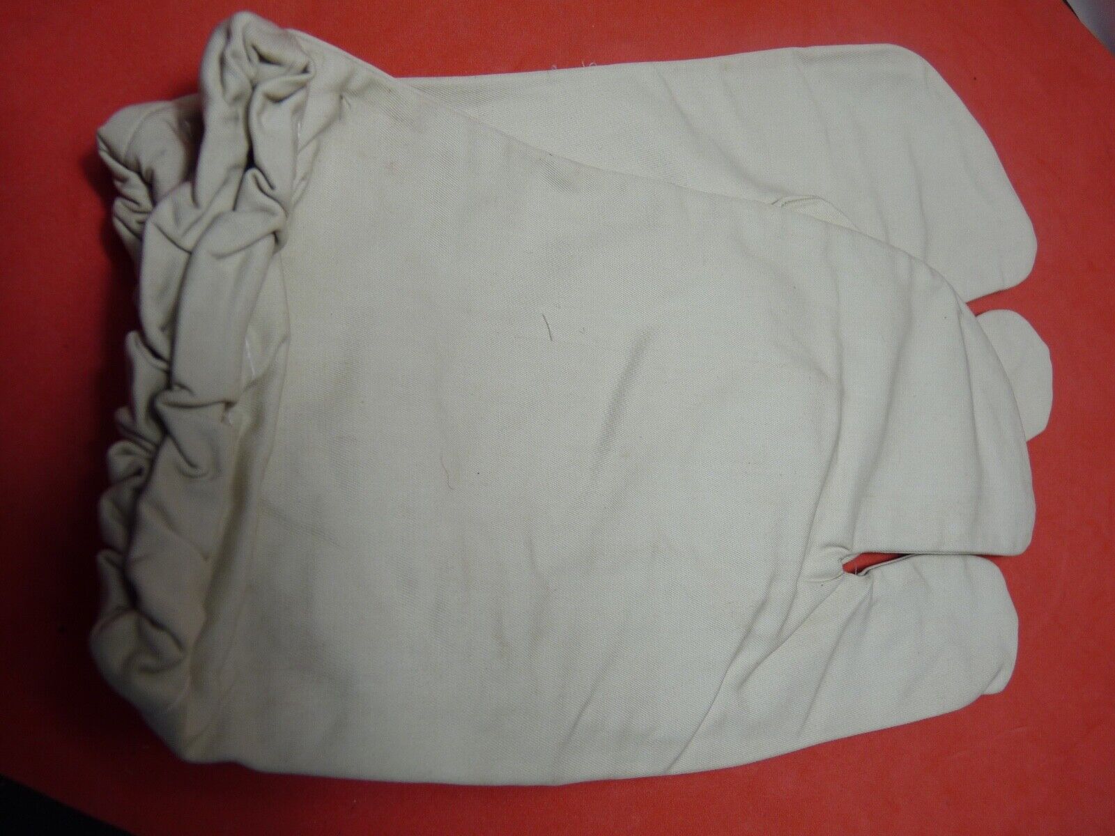 Original WW2 British Army Gunners Winter White Gloves - The Militaria Shop