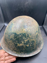 Lade das Bild in den Galerie-Viewer, British / Canadian Army WW2 Mk3 Turtle Helmet - Complete with Liner
