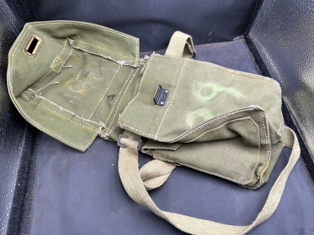 WW2 British Army Light Gas Mask Bag - 1945 Issued to Commando and Assault Troops