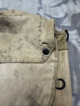 Charger l&#39;image dans la galerie, Original WW2 British Army Soldiers Gas Mask Bag - 1941 Dated
