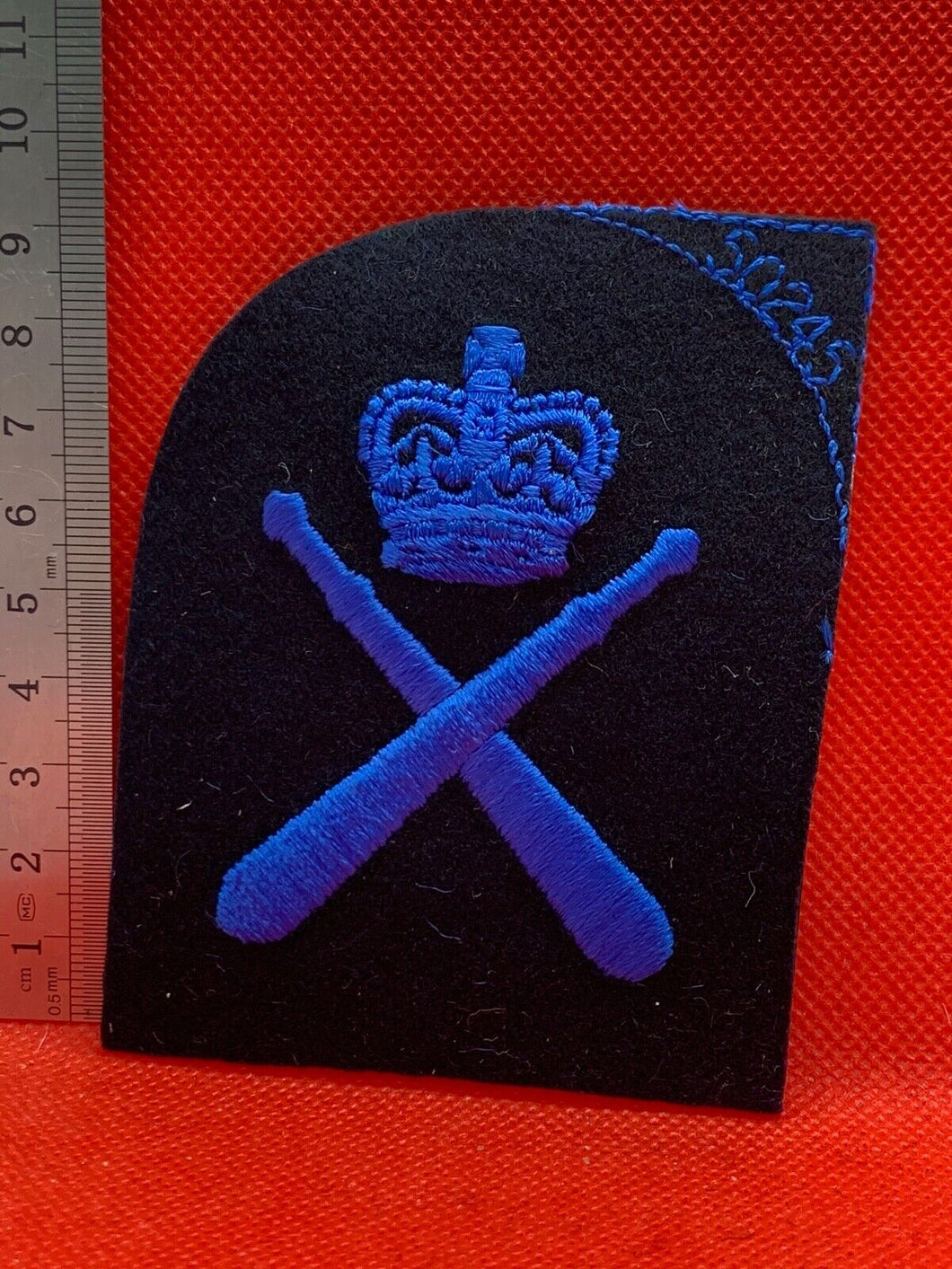 Unissued WOMEN'S ROYAL NAVY WRNs Trade Badge - Physical Trainer CPO - B31