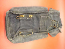 Lade das Bild in den Galerie-Viewer, Original WW2 Canadian Army 37 Pattern Bren Pouch - The Militaria Shop
