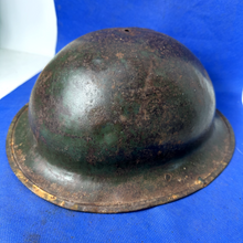 Lade das Bild in den Galerie-Viewer, WW1 / WW2 British Army Mk1* - Original British Army Combat Helmet
