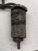 Charger l&#39;image dans la galerie, Original WW1 / WW2 British Army Water Bottle Cork Lid
