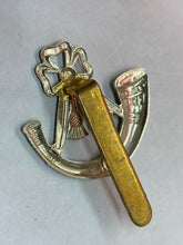 Load image into Gallery viewer, WW1 / WW2 British Army Light Infantry Regiment Cap Badge
