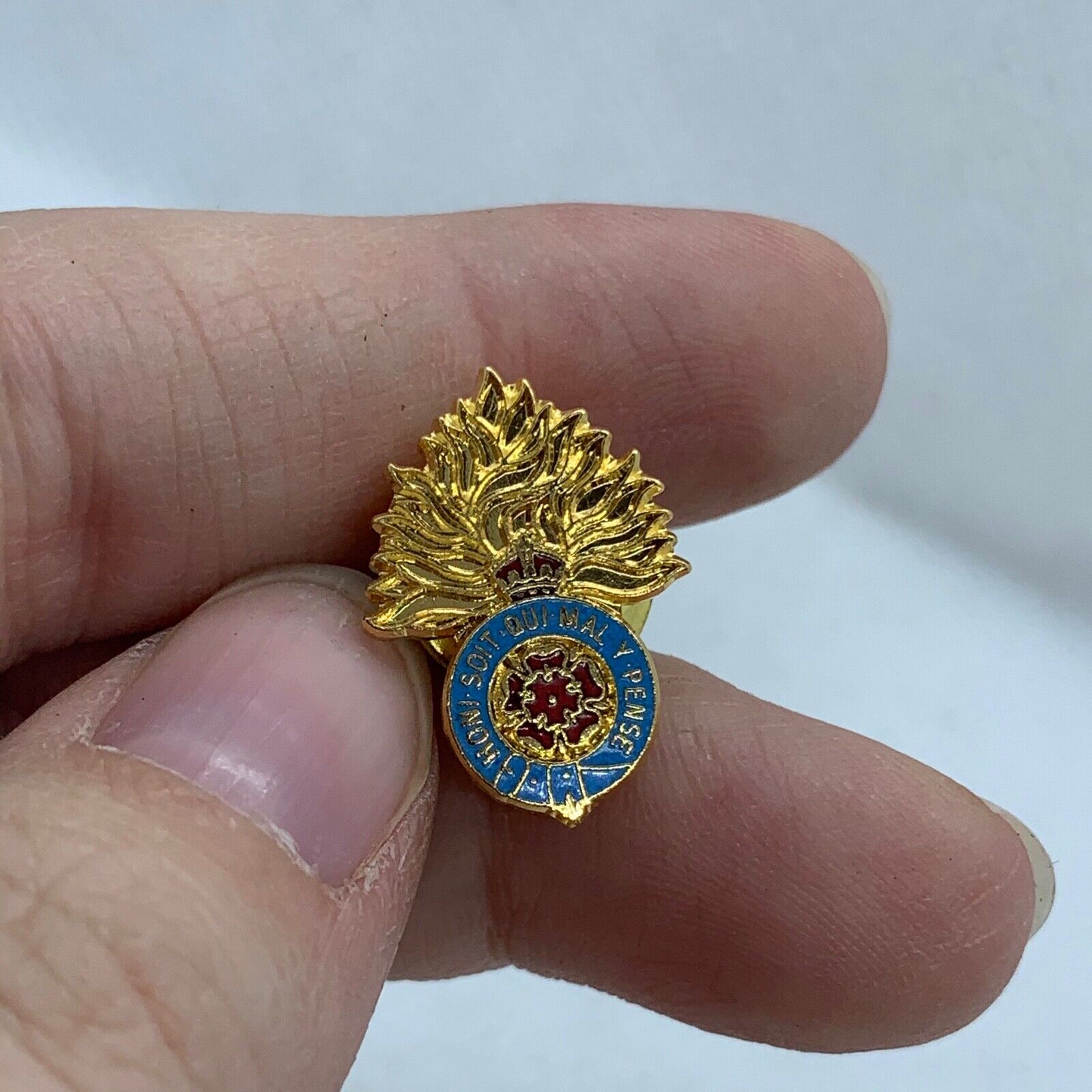 Royal Fusiliers - NEW British Army Military Cap/Tie/Lapel Pin Badge #132 - The Militaria Shop