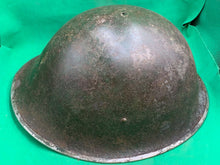 Lade das Bild in den Galerie-Viewer, Originaler Mk3 Turtle-Helm der kanadischen/britischen Armee aus dem 2. Weltkrieg – Div-Zeichen 
