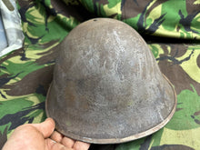 Charger l&#39;image dans la galerie, British / Canadian Army Mark 3 Turtle Helmet - Original WW2 Combat Helmet
