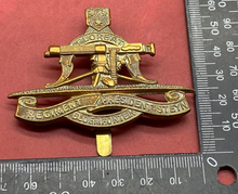 Load image into Gallery viewer, WW2 South African Army Regiment President Steyn  Armoured Regiment Cap Badge.
