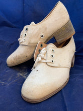 Load image into Gallery viewer, Original WW2 British Army Women&#39;s White Summer Shoes - ATS WAAF - Size 215M #2
