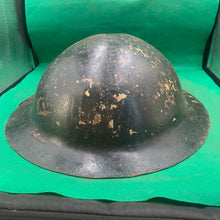 Lade das Bild in den Galerie-Viewer, Original WW1 / WW2 British Army Mk1* Combat Helmet
