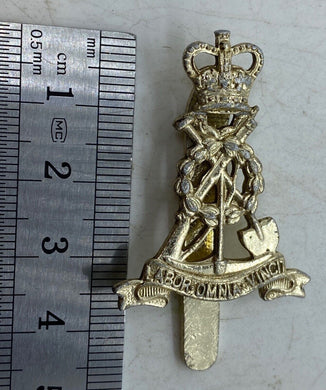 British Army Labour Corps staybrlght cap badge. Maker marked - The Militaria Shop