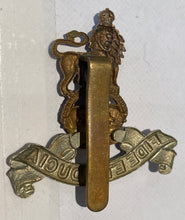 Load image into Gallery viewer, WW1 / WW2 British Army ROYAL ARMY PAY CORPS wm / brass cap badge - B21

