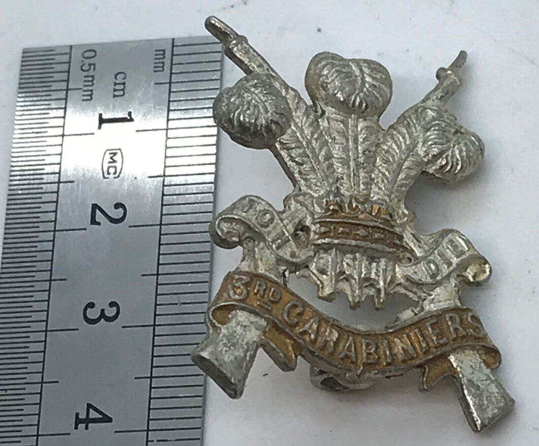 A nice British Army 3rd Carabiniers Cap Badge / collar in good condition -- B60