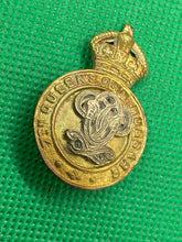 Load image into Gallery viewer, Original WW1 / WW2 British Army - The Queen&#39;s Own Hussars Regiment Cap Badge
