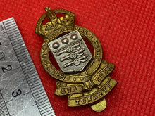 Load image into Gallery viewer, Original WW1 / WW2 British Army - Army Pay Corps Cap Badge
