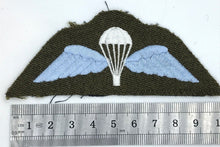 Charger l&#39;image dans la galerie, A nice quality current British Army paratroopers uniform jump wing badge--- B15
