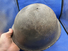 Charger l&#39;image dans la galerie, WW2 British / Canadian Army Mk3 Combat Turtle Helmet - Good Original Helmet
