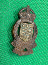 Load image into Gallery viewer, Original WW1 / WW2 British Army - Royal Army Ordnance Corps Cap Badge
