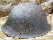 Charger l&#39;image dans la galerie, Original WW2 Onwards British Army Mk4 Turtle Helmet
