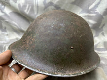 Charger l&#39;image dans la galerie, Original WW2 British / Canadian Army Mk3 Turtle Helmet &amp; Liner
