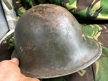 Charger l&#39;image dans la galerie, British / Canadian Army Mark 3 Turtle Helmet - Original WW2 Combat Helmet
