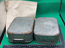 Charger l&#39;image dans la galerie, Original British Army WW2 Soldiers Mess Tin Set - Complete with Bag
