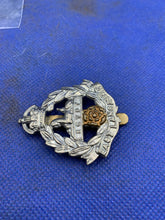 Load image into Gallery viewer, British Army Cap Badge - East Lancashire Regiment Kings Crown
