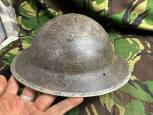 Lade das Bild in den Galerie-Viewer, British Army Mk2 Brodie Helmet - Original WW2 - South African Manufactured
