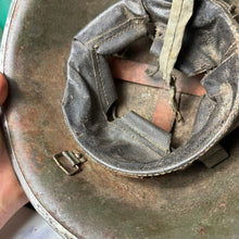 Lade das Bild in den Galerie-Viewer, Original WW2 British / Canadian Army Mk3 Combat Helmet &amp; Liner
