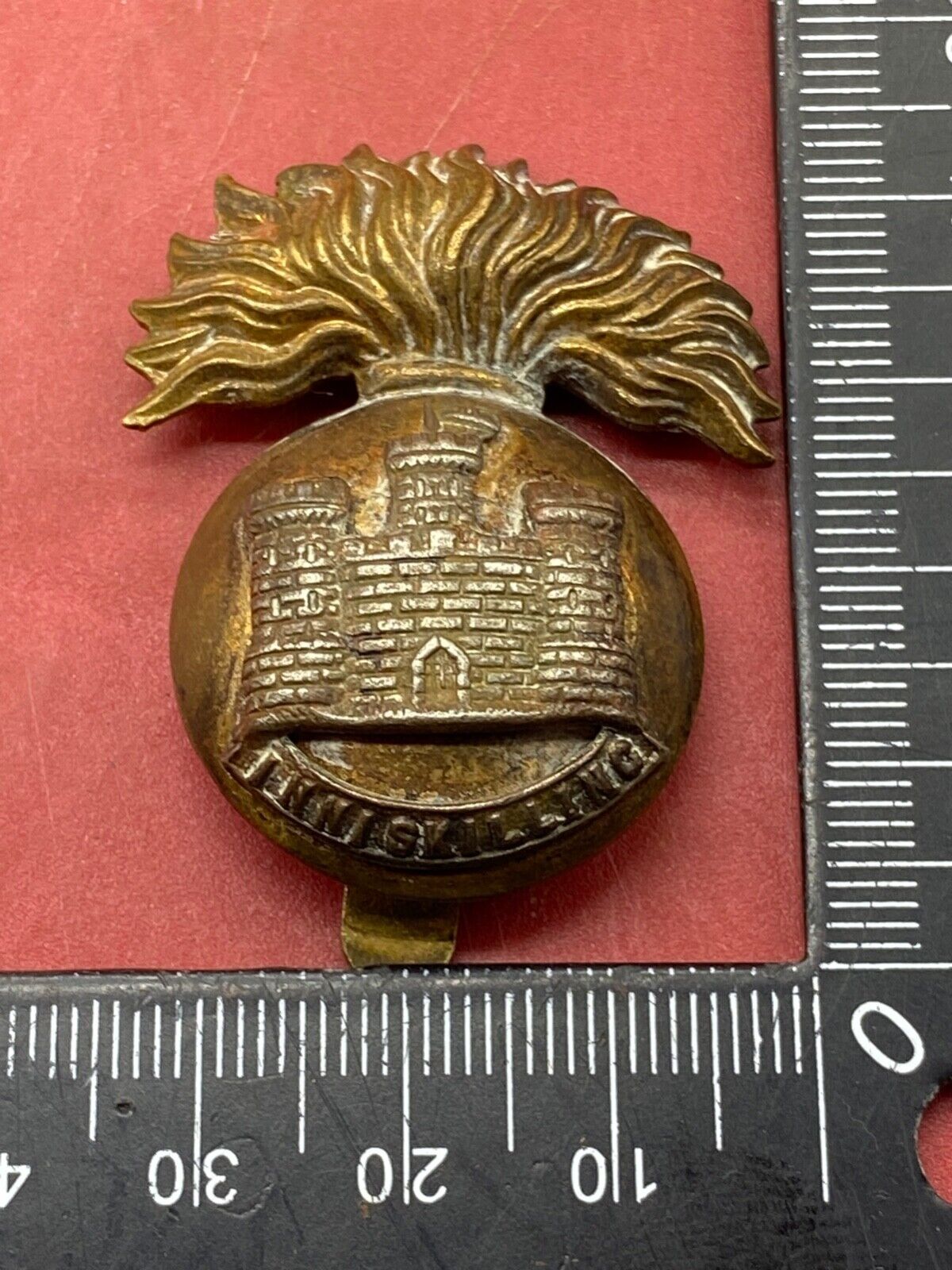 British Army WW1 / WW2 Inniskilling Fusiliers Cap Badge with Rear Slid ...