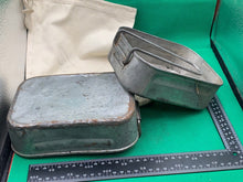 Charger l&#39;image dans la galerie, Original British Army WW2 Soldiers Mess Tin Set - Complete with Bag
