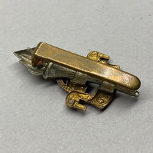 Load image into Gallery viewer, WW1 / WW2 British Army Royal Army Education Corps White Metal &amp; Brass Cap Badge
