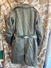 Charger l&#39;image dans la galerie, Original WW2 US Army Officers Cold Weather Overcoat &amp; Inner Liner Complete - 44&quot;
