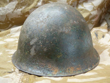 Lade das Bild in den Galerie-Viewer, Original WW2 Onwards British Army Mk4 Turtle Helmet
