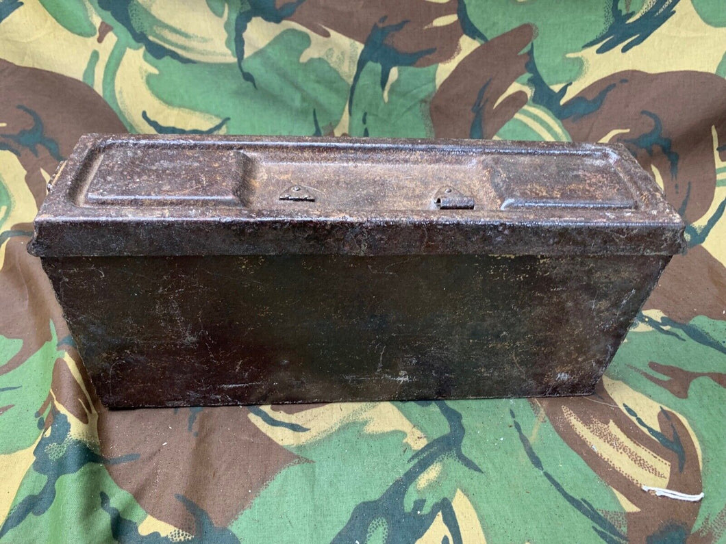 Original WW2 German Wehrmacht Army 34/42 Box