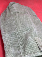 Load image into Gallery viewer, 37 Pattern Bren Pouch - Post WW2 British Army Pattern in Great Condition
