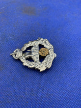 Load image into Gallery viewer, British Army Cap Badge - East Lancashire Regiment Kings Crown
