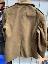 Lade das Bild in den Galerie-Viewer, WW2 British Converted French Army Soldiers Greatcoat - Converted to Jeep Coat
