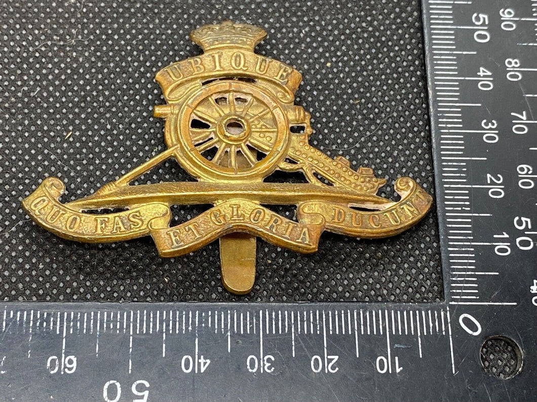 Original British Army WW1 / WW2 Royal Artillery Cap Badge