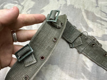 Charger l&#39;image dans la galerie, Original WW2 British Army 44 Pattern Soldiers Belt - 36&quot; Waist
