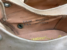 Load image into Gallery viewer, Original WW2 British Army Women&#39;s White Summer Shoes - ATS WAAF - Size 215M
