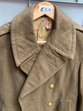 Charger l&#39;image dans la galerie, WW2 British Converted French Army Soldiers Greatcoat - Converted to Jeep Coat

