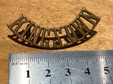 Charger l&#39;image dans la galerie, WW1 / WW2 British Army KING&#39;S OWN Brass Shoulder Title.
