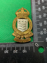 Load image into Gallery viewer, Original WW1 / WW2 British Army - Royal Army Ordnance Corps Cap Badge
