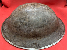 Lade das Bild in den Galerie-Viewer, Originaler Kampfhelm aus dem 2. Weltkrieg - Mk2 Brodie-Helm der britischen/südafrikanischen Armee 
