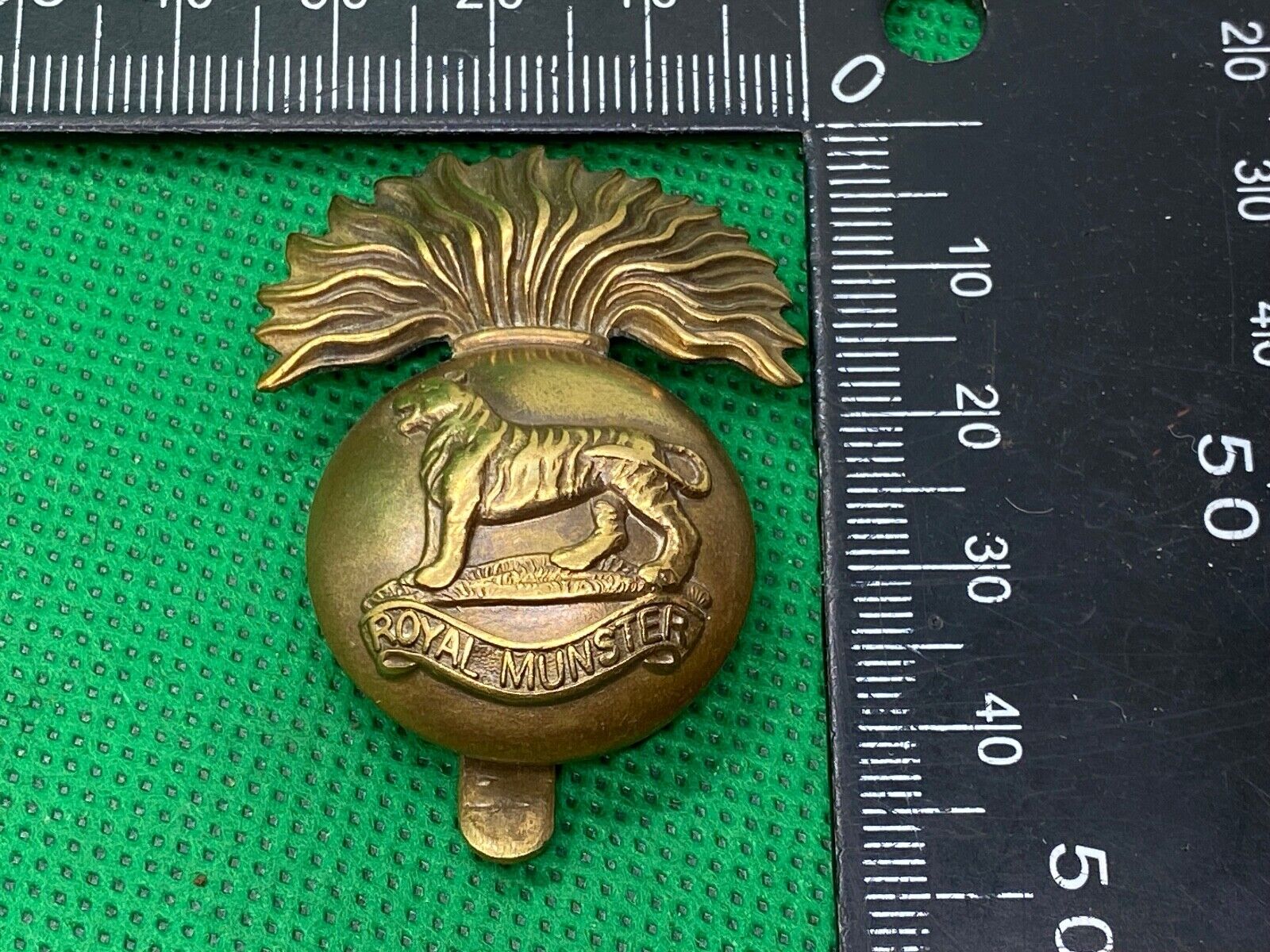 WW1 British Army Royal Munster Fusiliers Cap Badge – The Militaria Shop